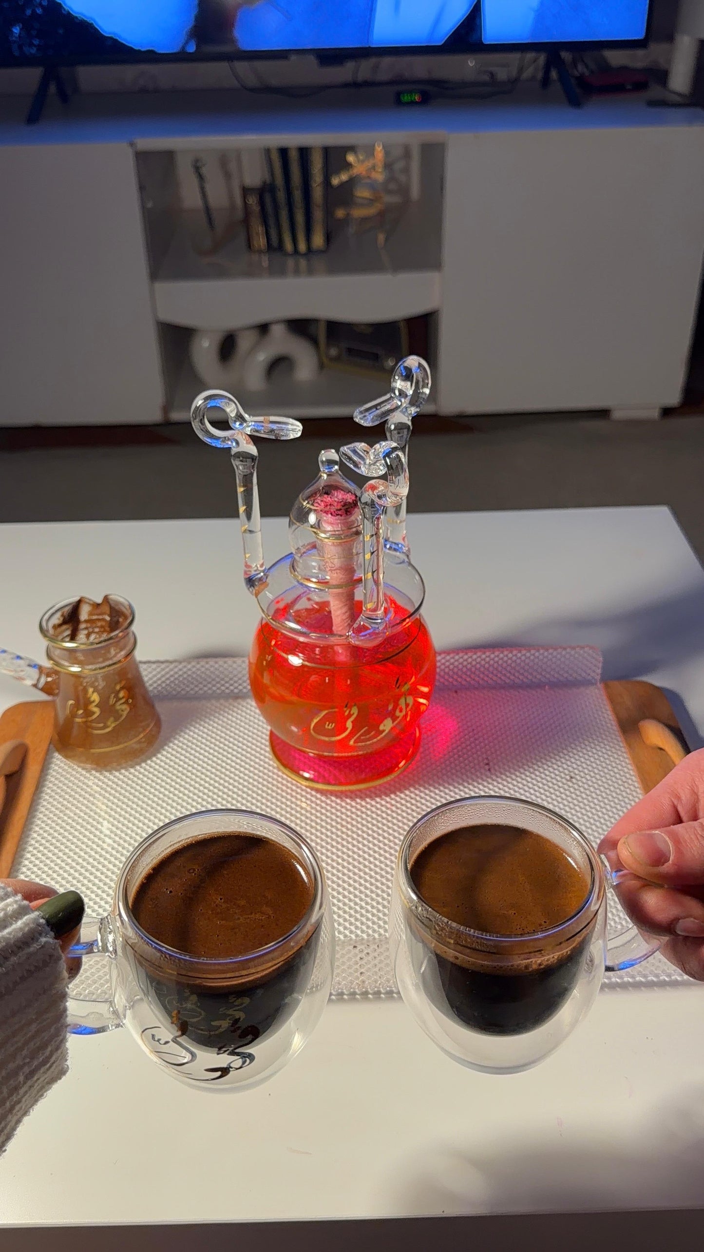 طقم قهوتي و قهوتك بايركس حراري خط عربي بماء الذهب