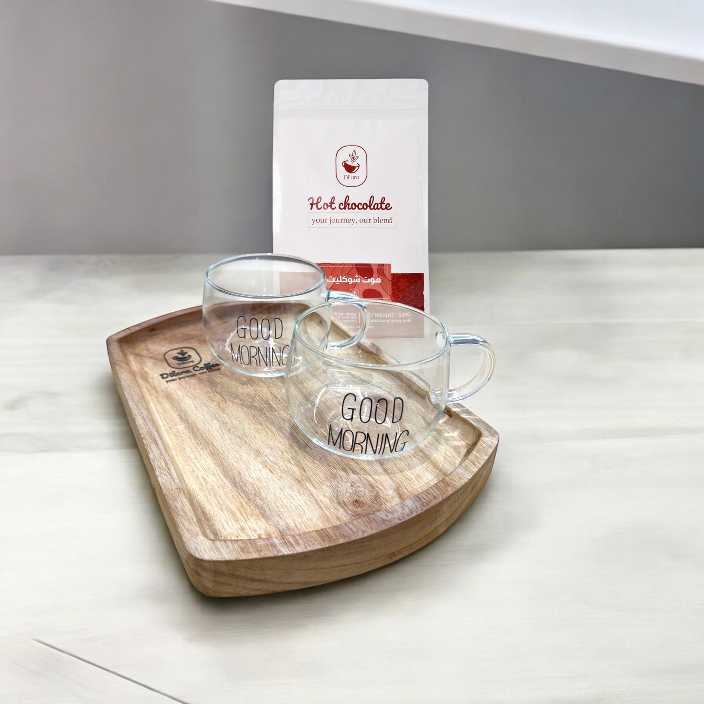 250 hot chocolate bundle with 100% natural wooden tray and 2x 400ml mugs