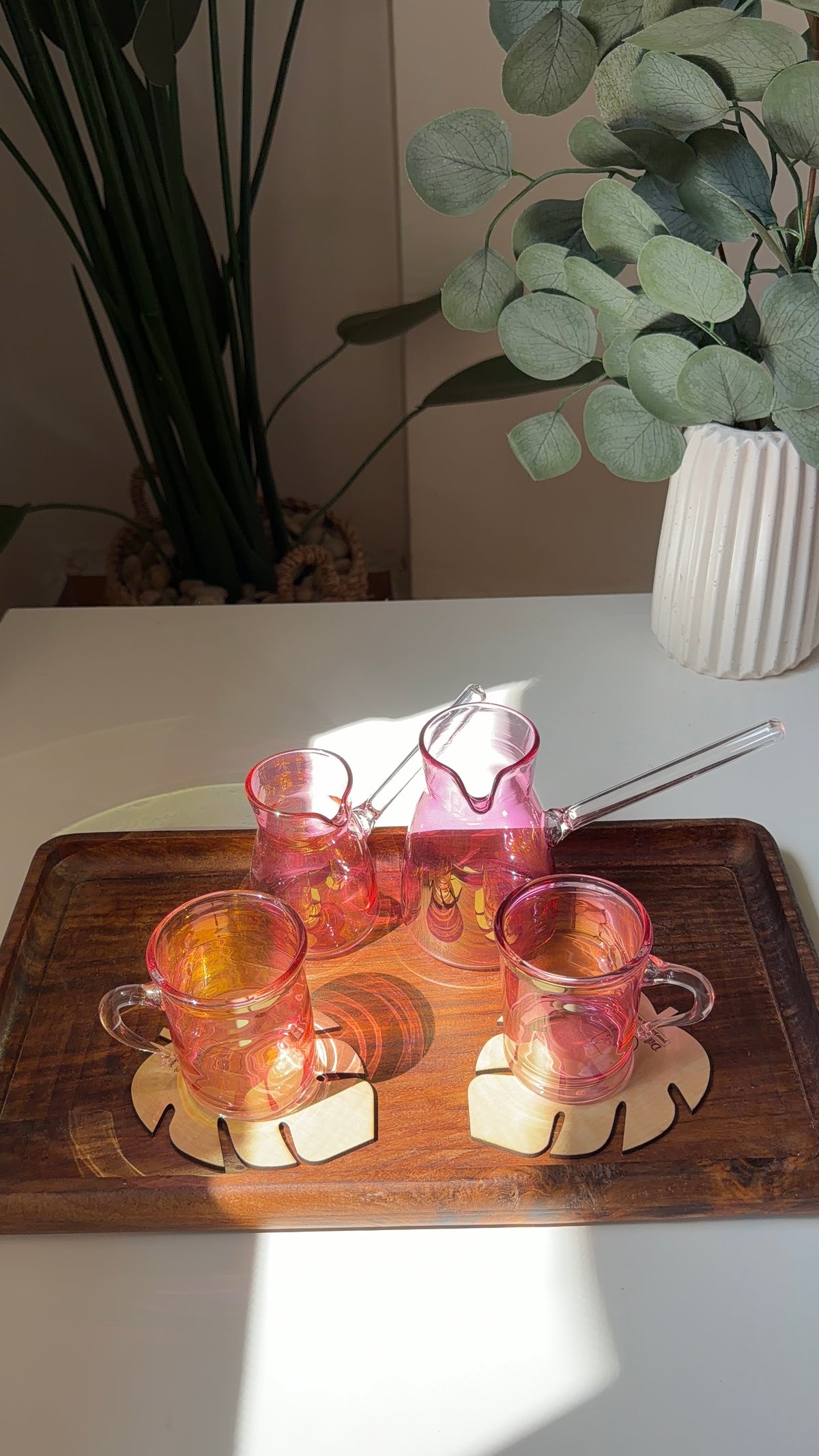 pyrex 4 set + 2 wooden coasters