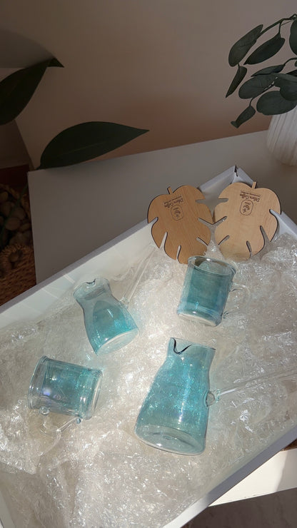 pyrex 4 set + 2 wooden coasters