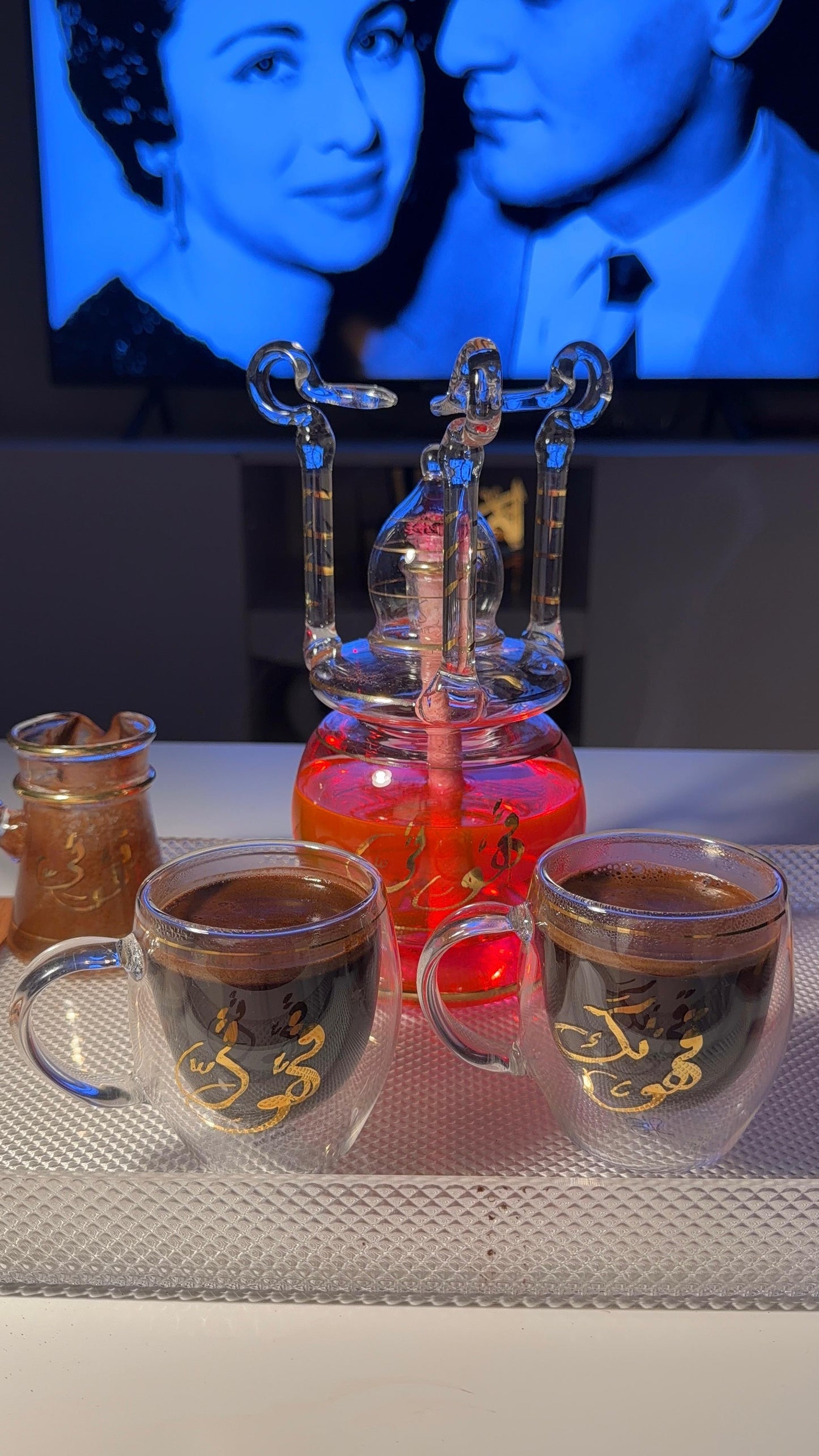 طقم قهوتي و قهوتك بايركس حراري خط عربي بماء الذهب