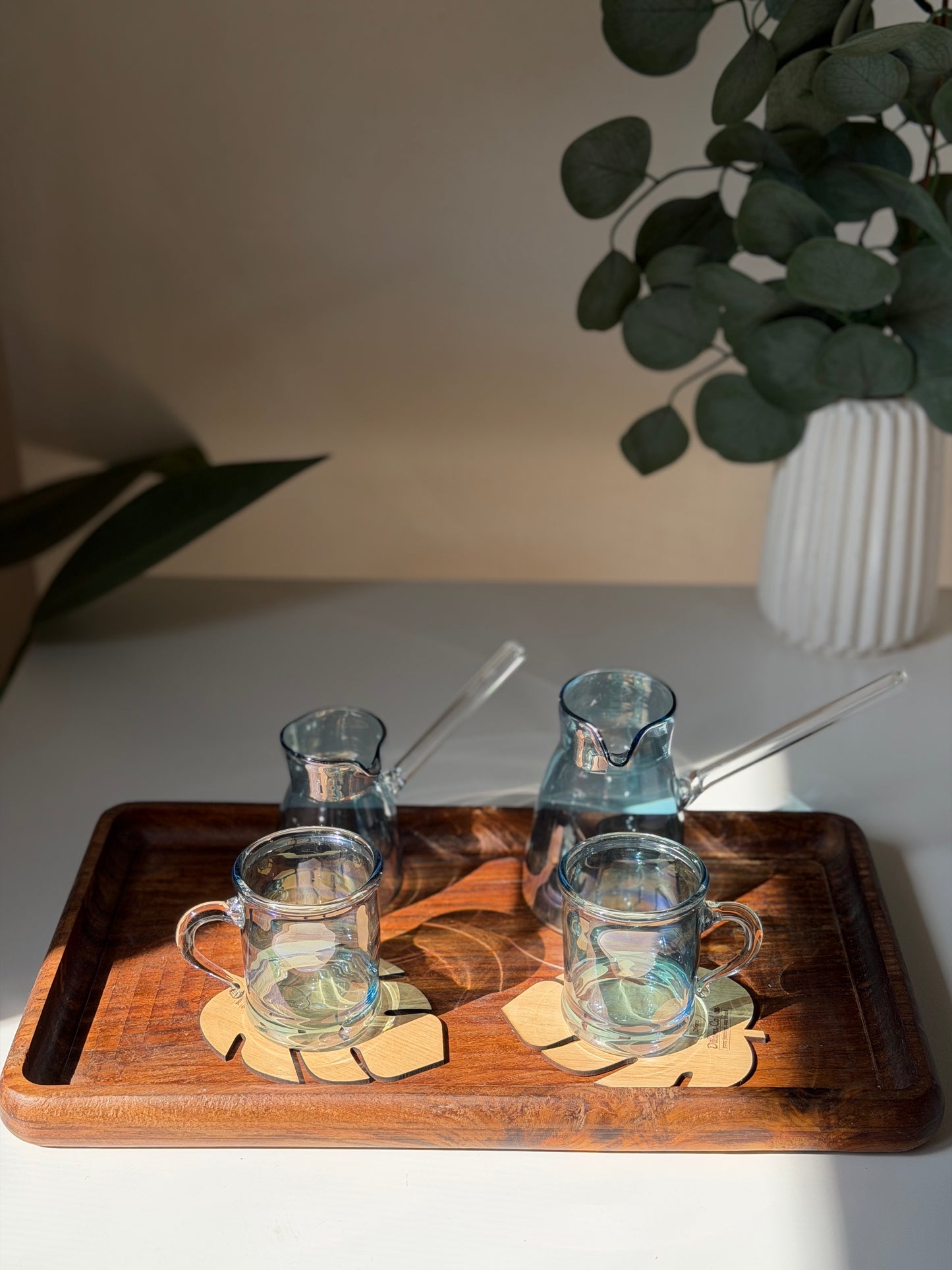 pyrex 4 set + 2 wooden coasters