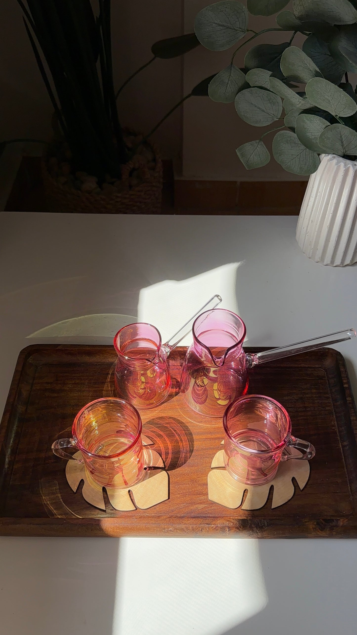 pyrex 4 set + 2 wooden coasters