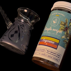 Café de Colombia coffee jar with decorative glass container 